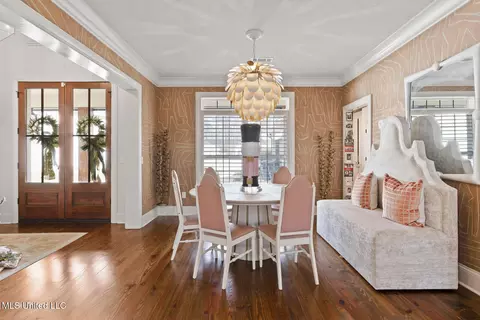 Dining - 712 S Chickasaw Dr, Flowood, MS 39232 photo 1 of 4