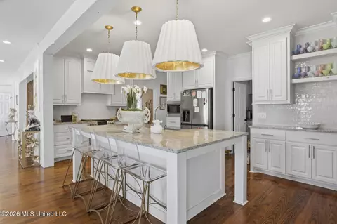 Kitchen - 712 S Chickasaw Dr, Flowood, MS 39232 photo 7 of 9
