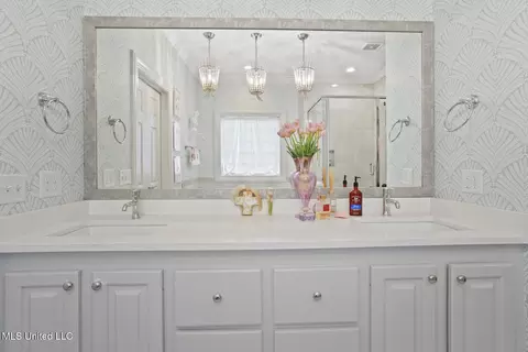 Bath - 712 S Chickasaw Dr, Flowood, MS 39232 photo 2 of 5