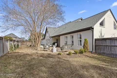 Exterior - 712 S Chickasaw Dr, Flowood, MS 39232 photo 6 of 11