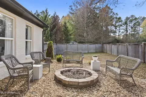 Exterior - 712 S Chickasaw Dr, Flowood, MS 39232 photo 5 of 11