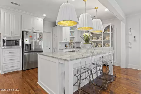Kitchen - 712 S Chickasaw Dr, Flowood, MS 39232 photo 2 of 9