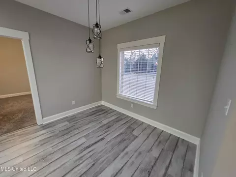 Dining - 1107 Sabrina Dr, Hernando, MS 38632 photo 2 of 2