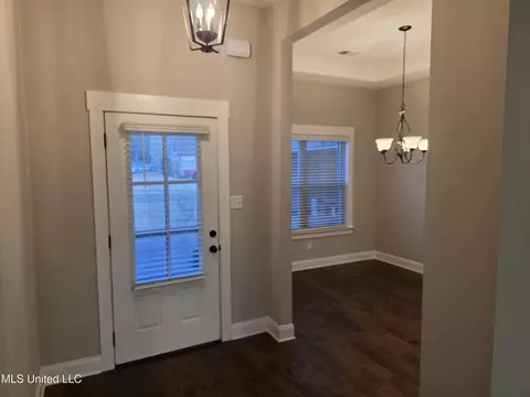 Entry Way - 1107 Sabrina Dr, Hernando, MS 38632 photo 1 of 2