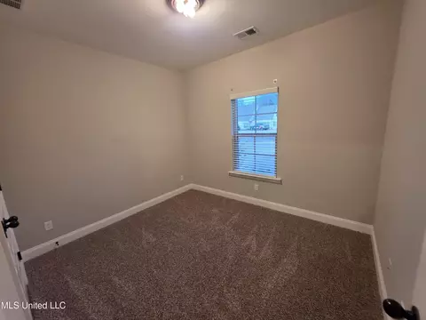 Bedroom - 1107 Sabrina Dr, Hernando, MS 38632 photo 4 of 5