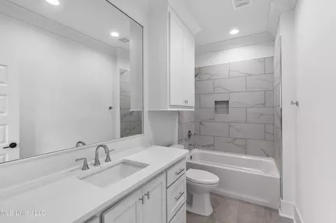 Bath - 111 Eastwick Dr, Madison, MS 39110 photo 10 of 10