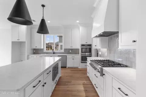 Kitchen - 111 Eastwick Dr, Madison, MS 39110 photo 2 of 3