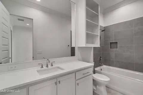 Bath - 111 Eastwick Dr, Madison, MS 39110 photo 8 of 10
