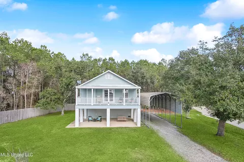 400 Garden Rd, Bay Saint Louis, MS 39520