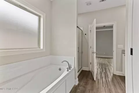 Entry Way - 329 Willow Way, Canton, MS 39046 photo 4 of 4