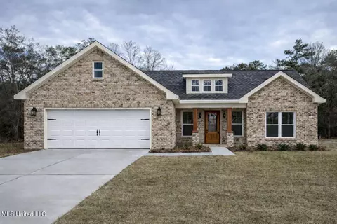 1777 Granhurst Dr, Gautier, MS 39553