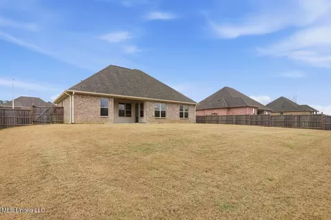 Exterior - 180 Catherine Blvd, Clinton, MS 39056 photo 6 of 11