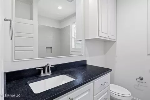 Bath - 180 Catherine Blvd, Clinton, MS 39056 photo 3 of 3