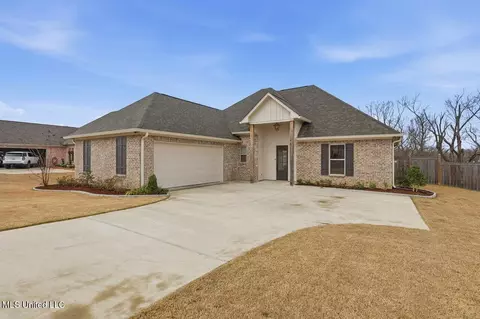Exterior - 180 Catherine Blvd, Clinton, MS 39056 photo 2 of 11