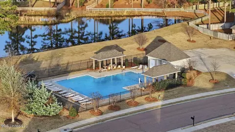 Exterior - 180 Catherine Blvd, Clinton, MS 39056 photo 8 of 11