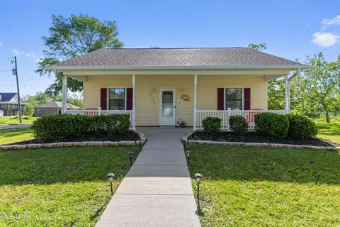 9506 Fournier Ave, D'iberville, MS 39540