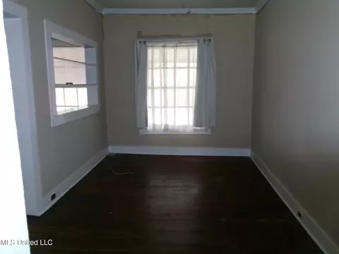 Living - 3807 Front St, Silver Creek, MS 39663 photo 3 of 5