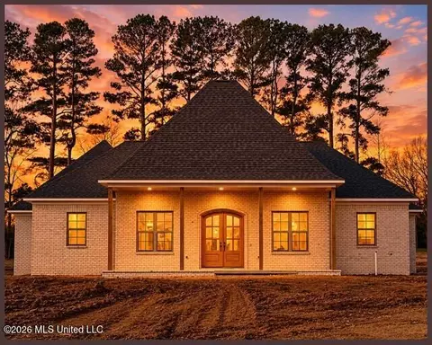 209 Dogwood Ln, Batesville, MS 38606