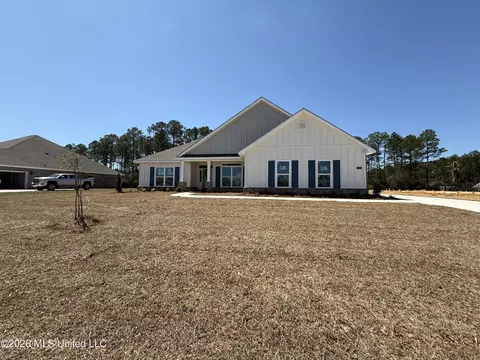 14215 Quill Ave, Biloxi, MS 39532