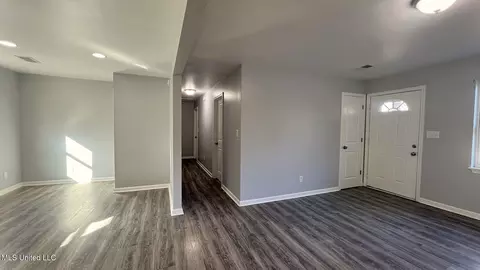Entry Way - 769 Mays Rd, Coldwater, MS 38618 photo 4 of 4
