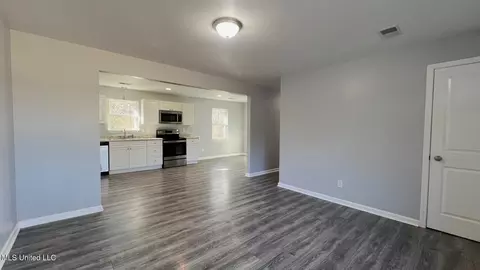 Entry Way - 769 Mays Rd, Coldwater, MS 38618 photo 1 of 4