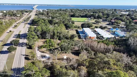 260 Irene Ln, Bay Saint Louis, MS 39520