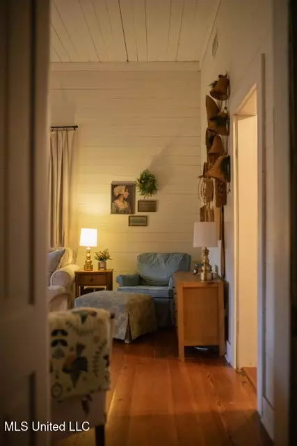 Entry Way - 280 Red Allen, Brandon, MS 39042 photo 5 of 9