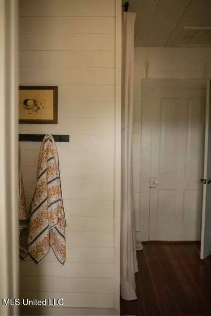 Entry Way - 280 Red Allen, Brandon, MS 39042 photo 6 of 9