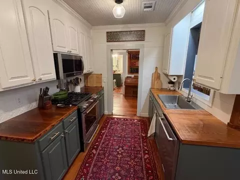 Kitchen - 280 Red Allen, Brandon, MS 39042 photo 1 of 3