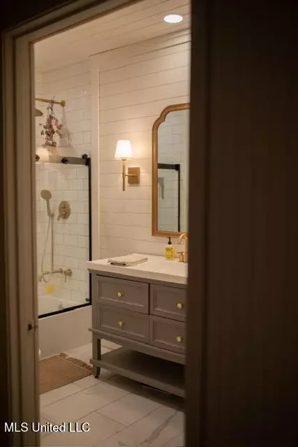 Bath - 280 Red Allen, Brandon, MS 39042 photo 1 of 7