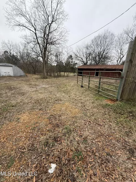 315 W Elder Ave, Holly Springs, MS 38635