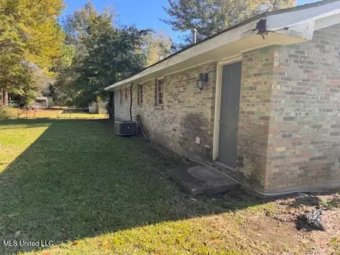 4221 Knowles Ave, Moss Point, MS 39562 photo 2