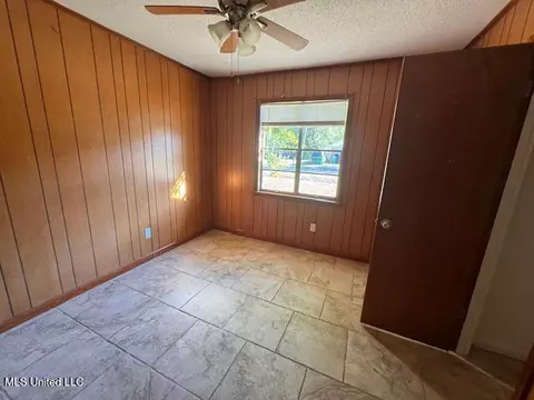4221 Knowles Ave, Moss Point, MS 39562 photo 6