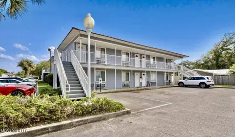 1664 Beach Blvd #11, Biloxi, MS 39531