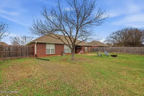 Exterior - 608 Summer Pl, Flowood, MS 39232 photo 4 of 5