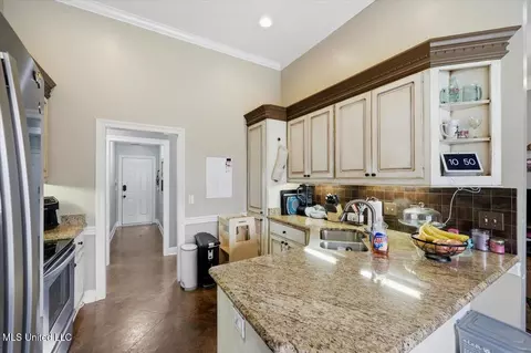 Kitchen - 608 Summer Pl, Flowood, MS 39232 photo 2 of 4