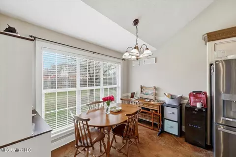 Dining - 608 Summer Pl, Flowood, MS 39232 photo 1 of 1