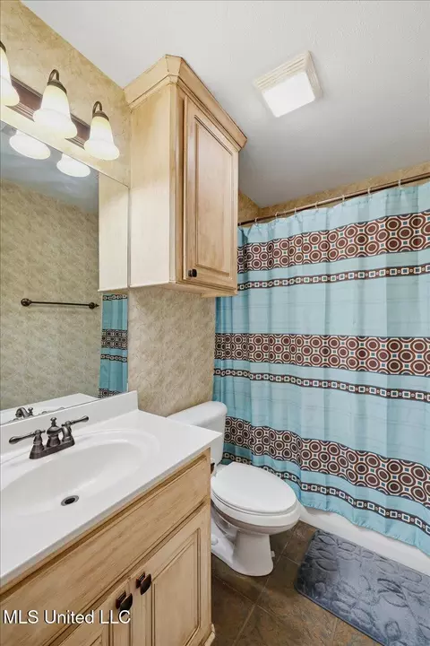 Bath - 608 Summer Pl, Flowood, MS 39232 photo 3 of 3