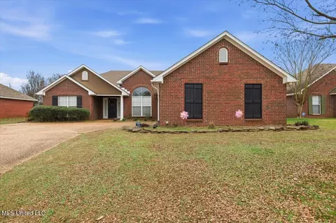 608 Summer Pl, Flowood, MS 39232