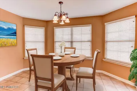 Dining - 905 Fairway Pointe Cv, Hernando, MS 38632 photo 1 of 1