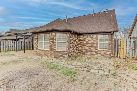 Exterior - 905 Fairway Pointe Cv, Hernando, MS 38632 photo 6 of 9