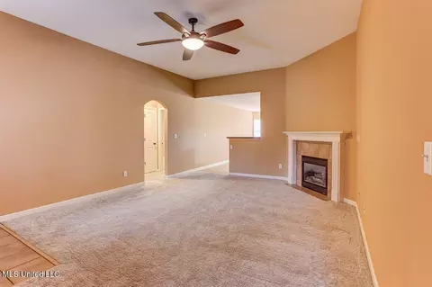 Living - 905 Fairway Pointe Cv, Hernando, MS 38632 photo 5 of 5
