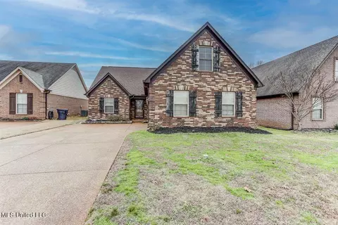 905 Fairway Pointe Cv, Hernando, MS 38632