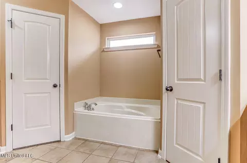 Other - 905 Fairway Pointe Cv, Hernando, MS 38632 photo 7 of 11