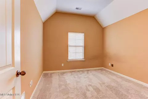 Bedroom - 905 Fairway Pointe Cv, Hernando, MS 38632 photo 6 of 11