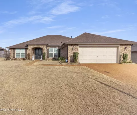 2544 Madeline Ln, Southaven, MS 38672