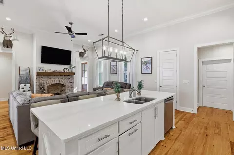 Kitchen - 1154 Sanctuary Dr, Brandon, MS 39042 photo 2 of 3