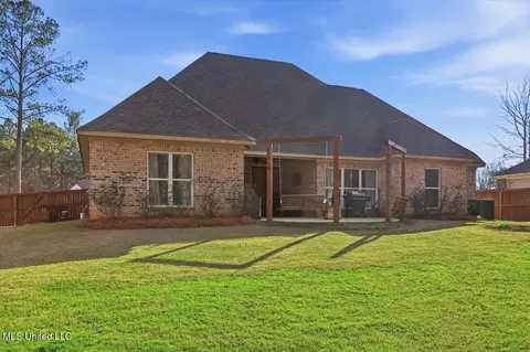 Exterior - 1154 Sanctuary Dr, Brandon, MS 39042 photo 7 of 8
