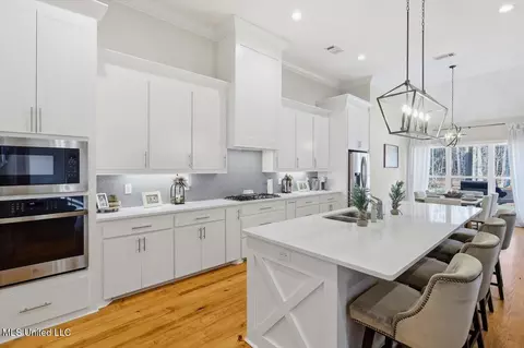 Kitchen - 1154 Sanctuary Dr, Brandon, MS 39042 photo 1 of 3