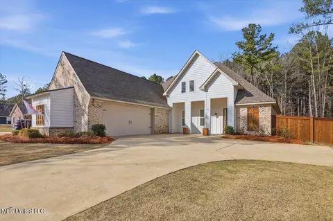 Exterior - 1154 Sanctuary Dr, Brandon, MS 39042 photo 2 of 8